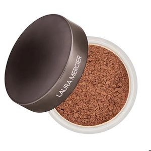 ♥️Laura Mercier Medium Deep Glow Setting Powder♥️